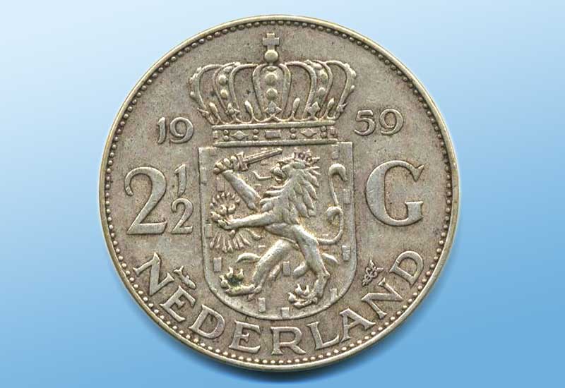 Monety, czeki i pieniądze bezdotykowe