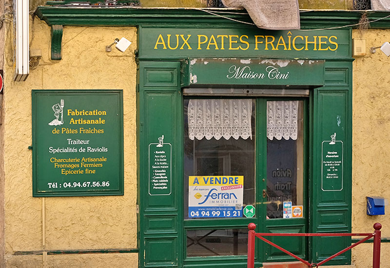 Sklepy internetowe wyludniają galerie handlowe