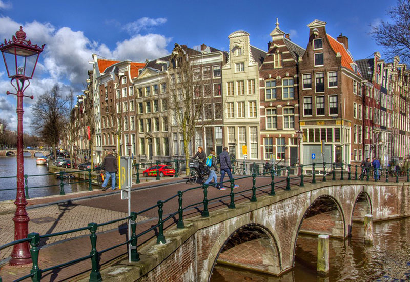 Zalety życia w Holandii według światowych rankingów