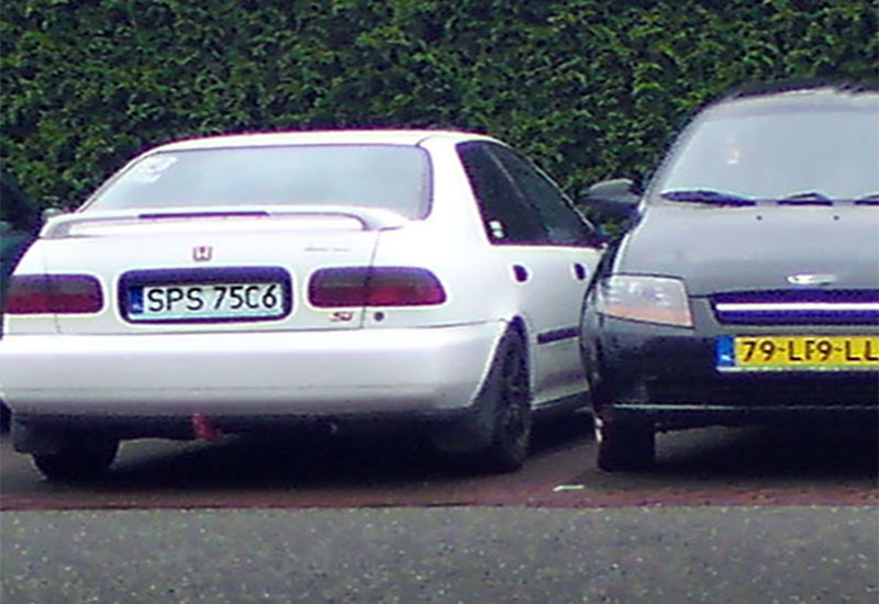 Dyskryminacja białych tablic PL na holenderskich drogach