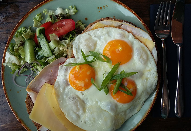 Holenderski lunch: uitsmijter