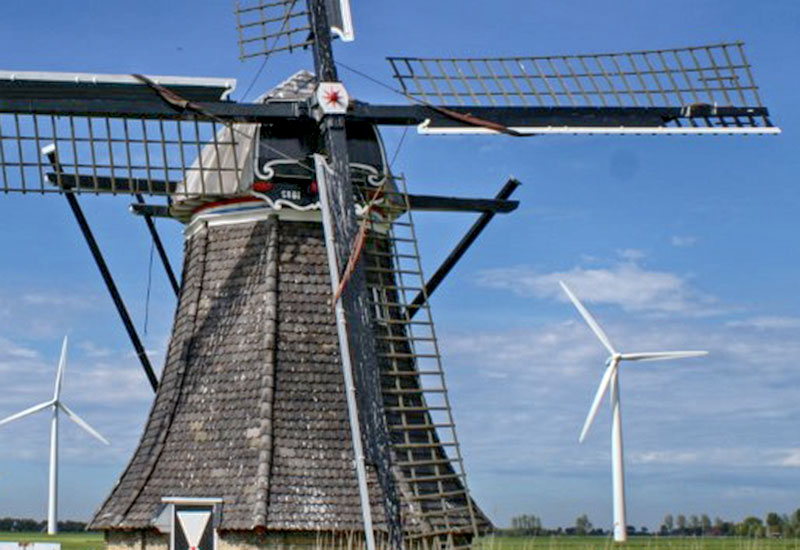 Dlaczego wiatraki kręcą się w lewo?