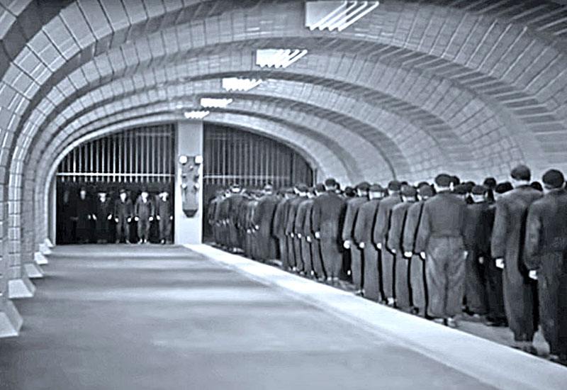 Wiek niepewności - zakontraktowani robotnicy XXI wieku